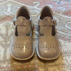 L’Amour Velcro Tstrap Beige Patent Leather Shoes Girl’s 11